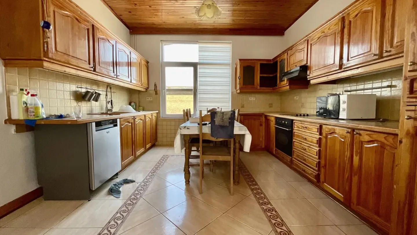 Schaarbeek Investment Property: Spacious Apartment Block with Rental Income - Image 5