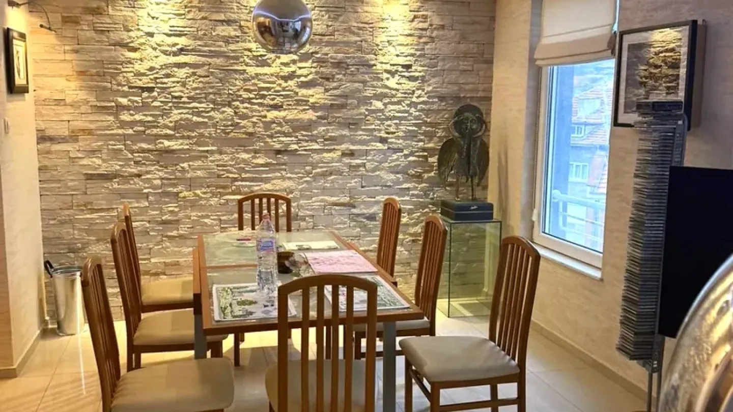 Stylish 2-Bedroom Apartment in Plovdiv - Modern & Fully Furnished - Image 1