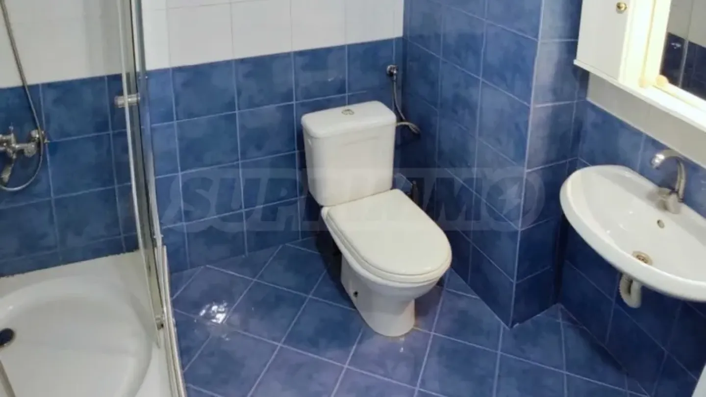 Spacious 5-Bed Mezonet with 5 Terraces - Sofia - Image 3