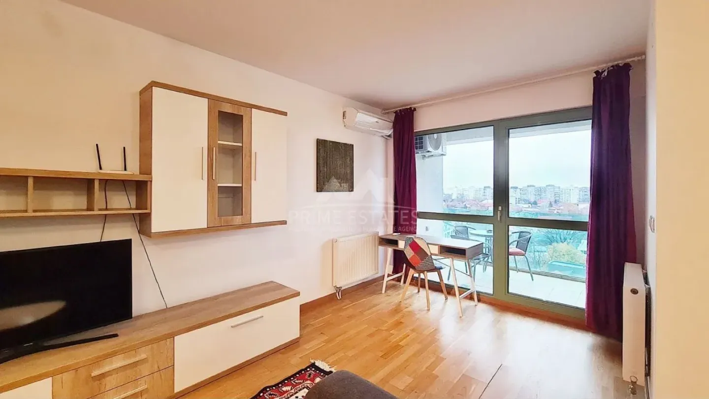 Spacious 2-Bedroom Apartment Near Lake Tei Park, Bucharest, 2015 - Image 1