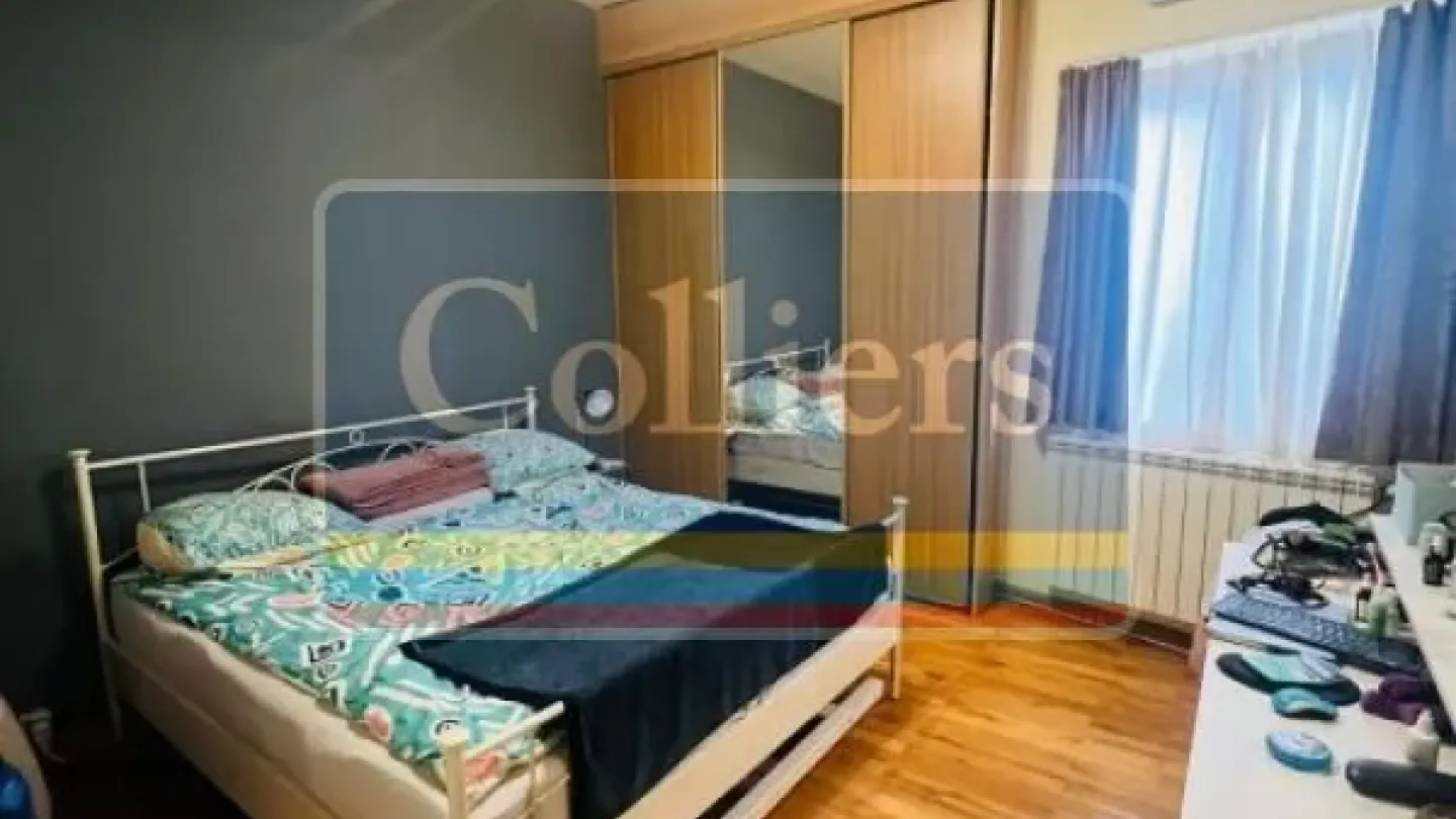 Spacious 5-Bedroom Apartment with Large Terrace in Belgrade's Center - Image 3