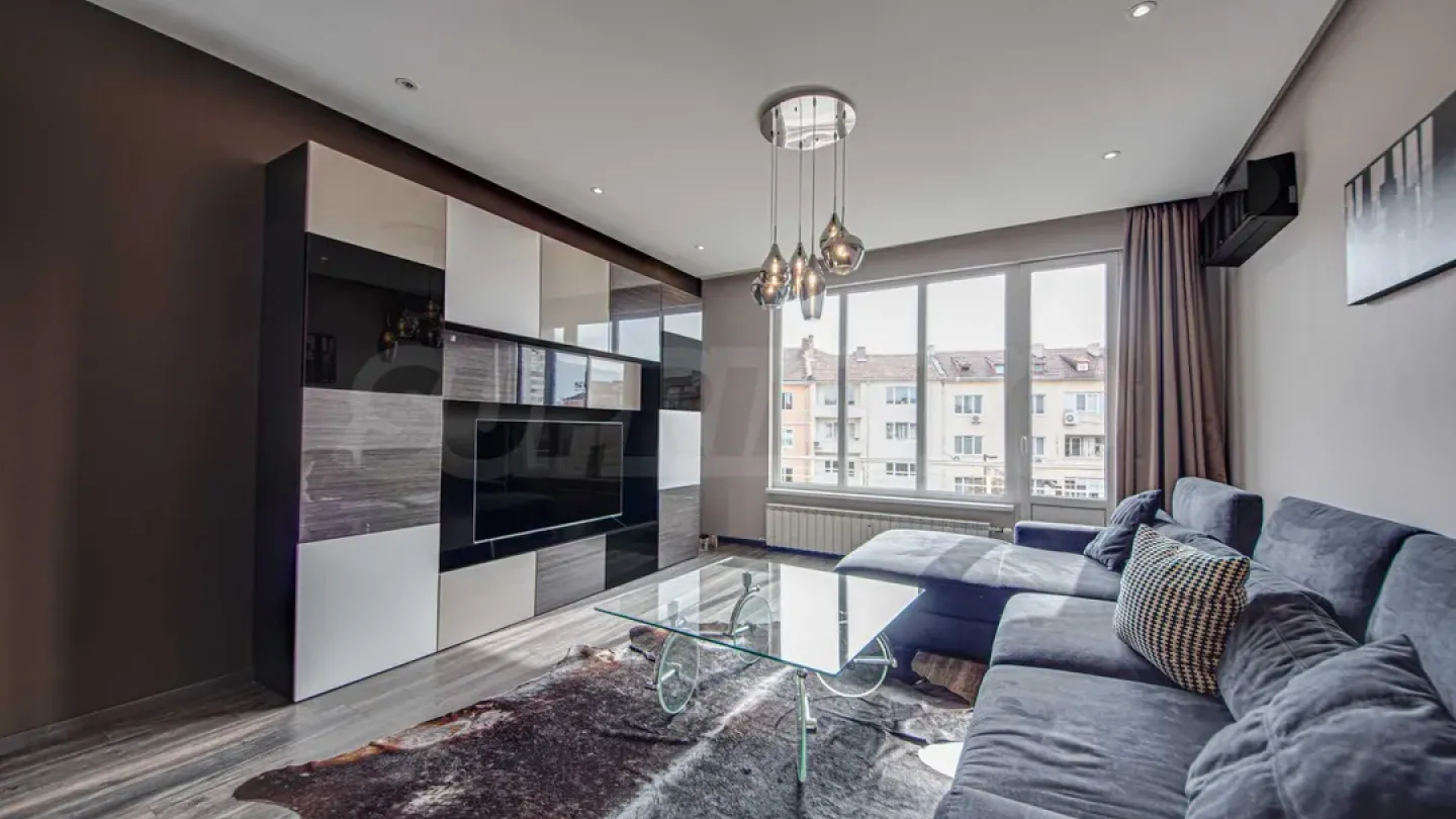 Fully Furnished Sofia Apartment - Luxurious Residence on Vitosha Blvd - Image 4