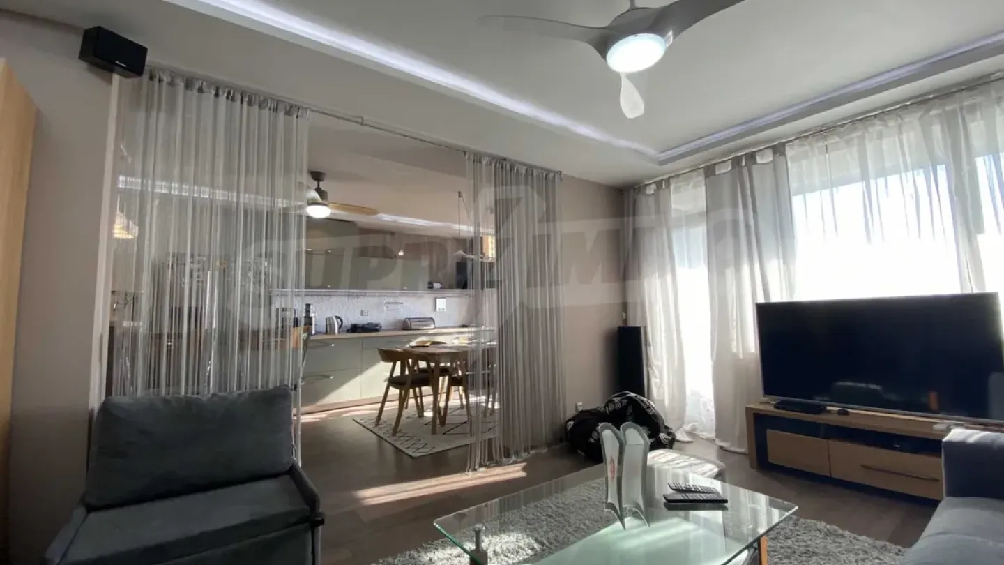Spacious Sea View Apartment in Varna's "Chayka" District - Image 2