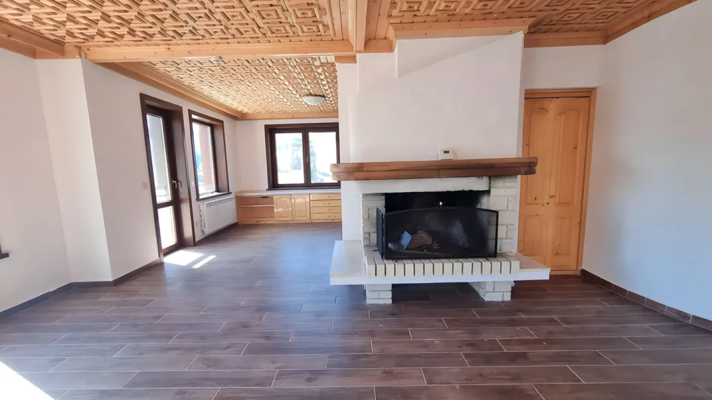 Spectacular Mount Snezhanka View Estate: Luxurious House Near Pamporovo for Sale. - Image 5