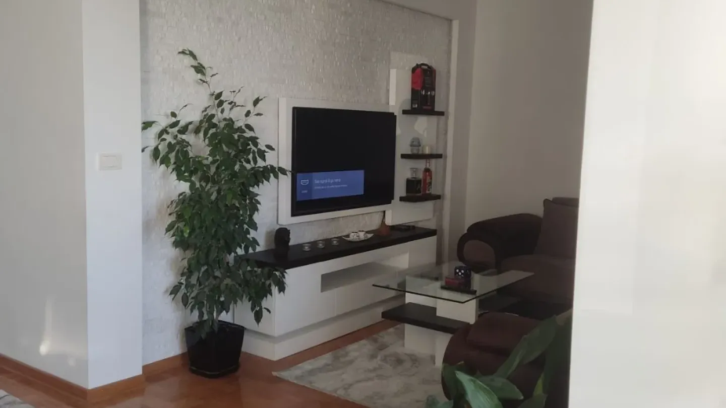 Spacious 3-Bedroom Apartment with City Views in Voždovac - Image 4