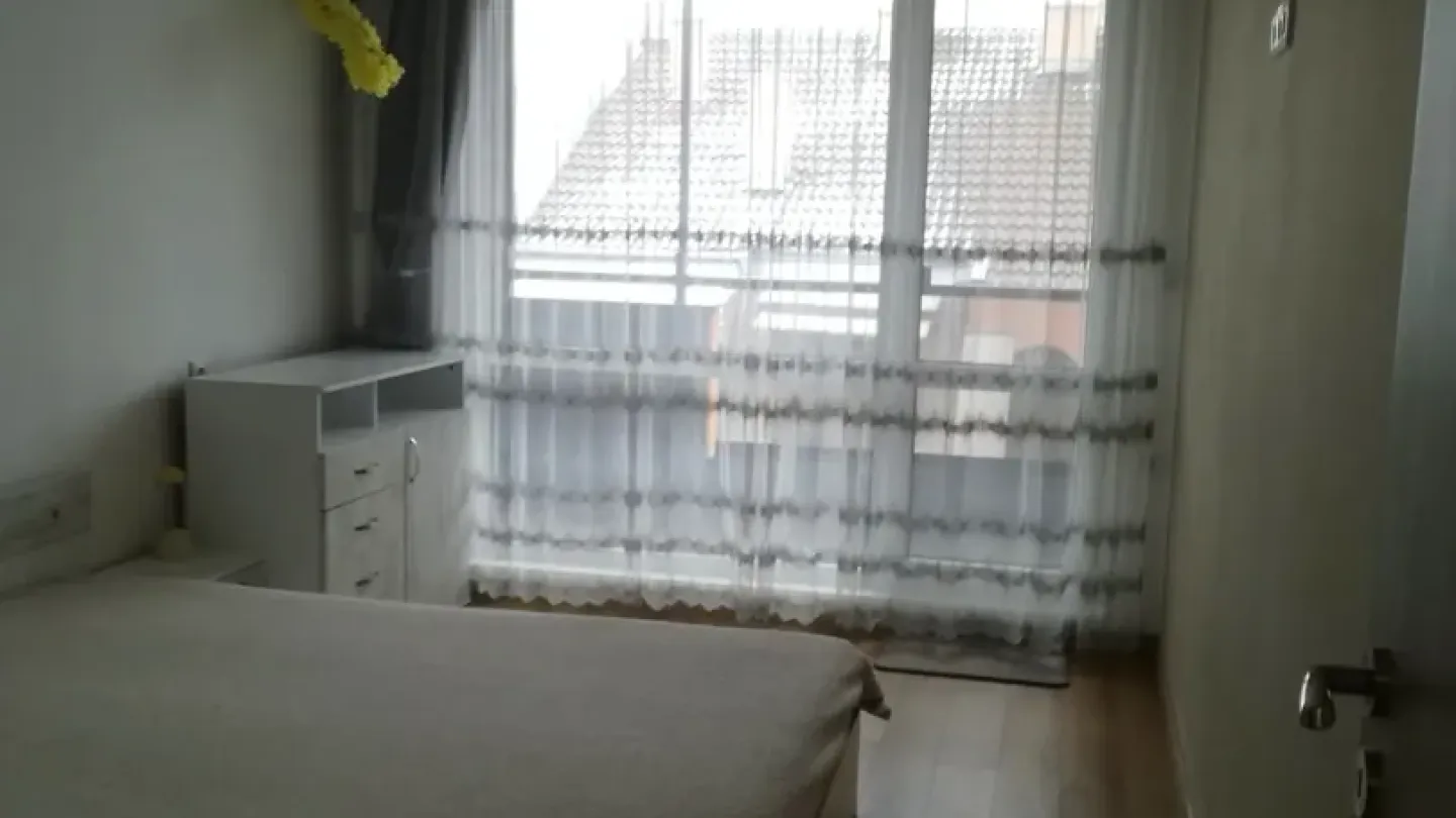 Fully Furnished One-Bedroom Apartment in Kyuchuk Parizh, Plovdiv - Image 4