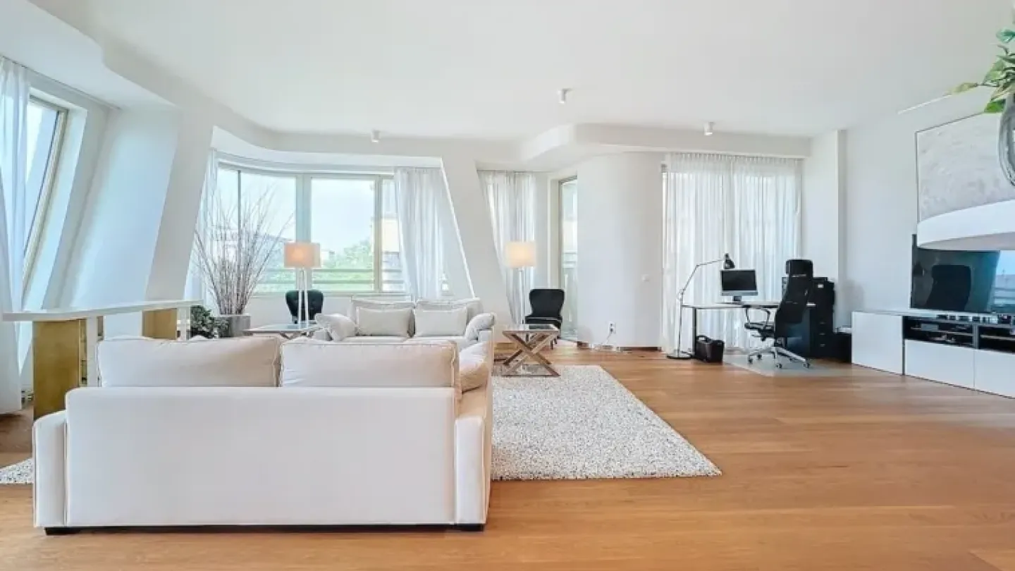 Spacious Apartment with 3 Terraces in Brussels' Toison d’Or - Image 3