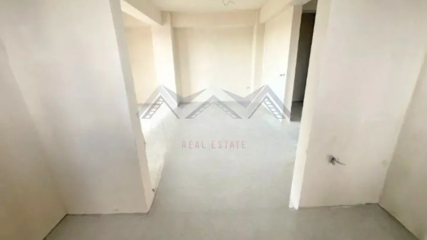 Spacious 2-Bedroom Apartment in Central Otopeni, Romania - Image 5