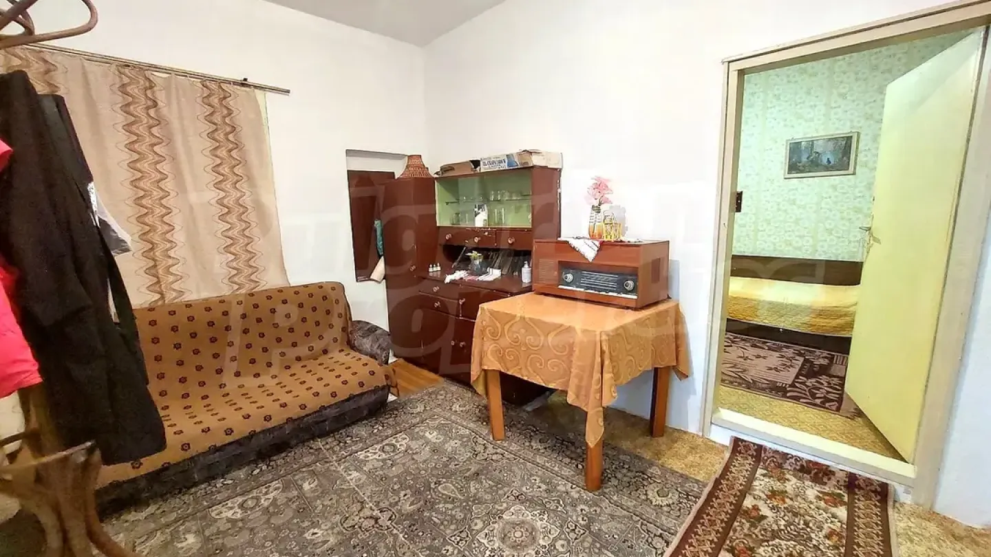 Granite Stone House with Spacious Rooms in Granitovo - Image 4