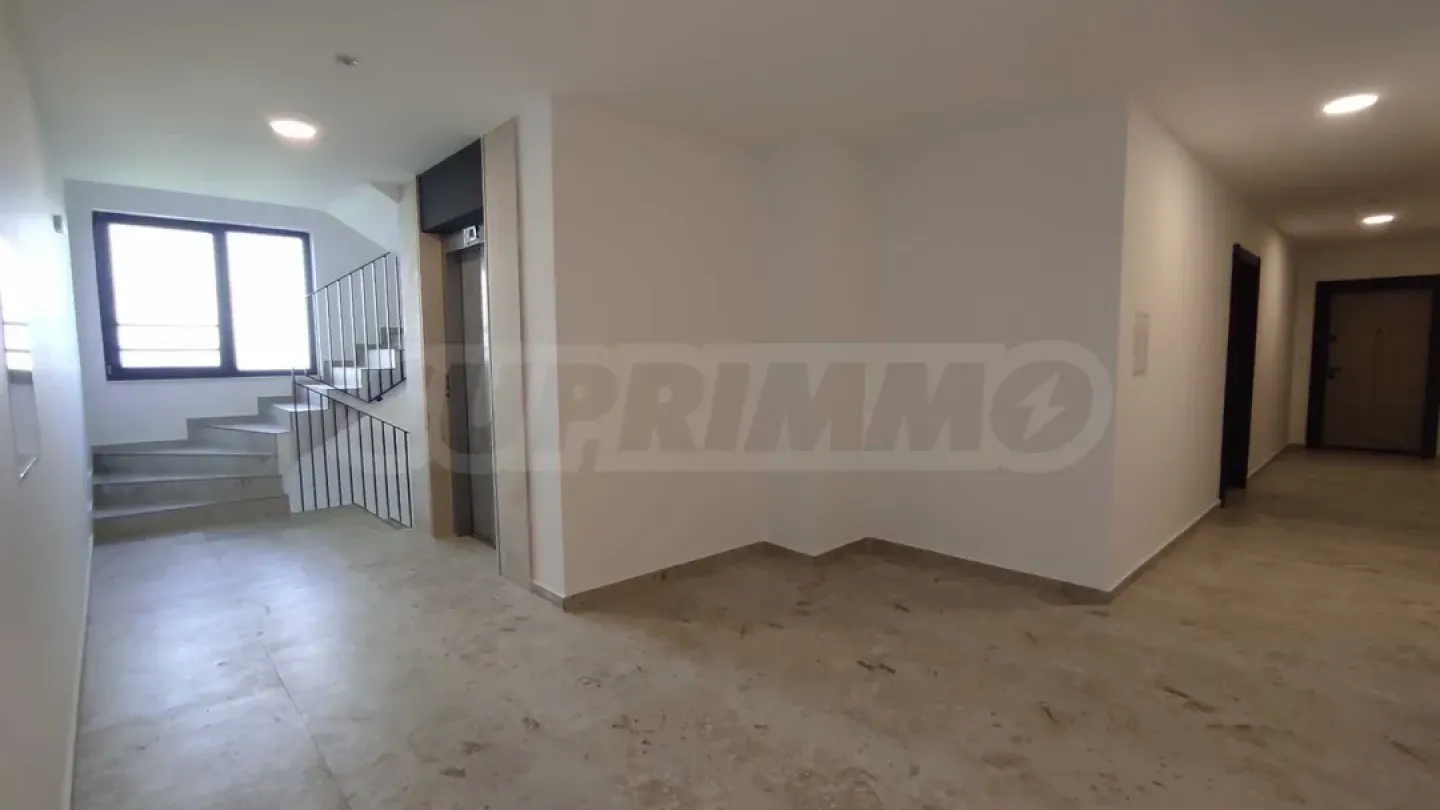 Spacious Seafront Apartment with Panoramic Views in Burgas, Bulgaria. - Image 5