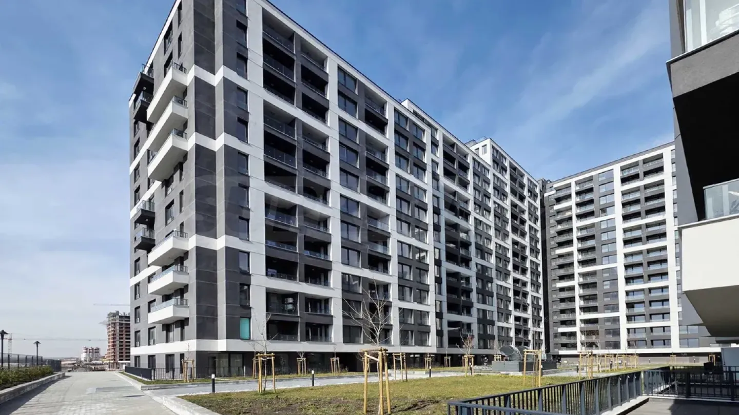 Spacious 3-Bedroom Apartment in Sofia Center - Image 1