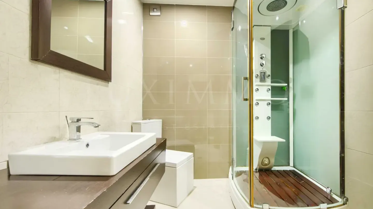 Spacious 2-Bed Apartment Near Marinela Hotel, Lozenets, Sofia - Image 3