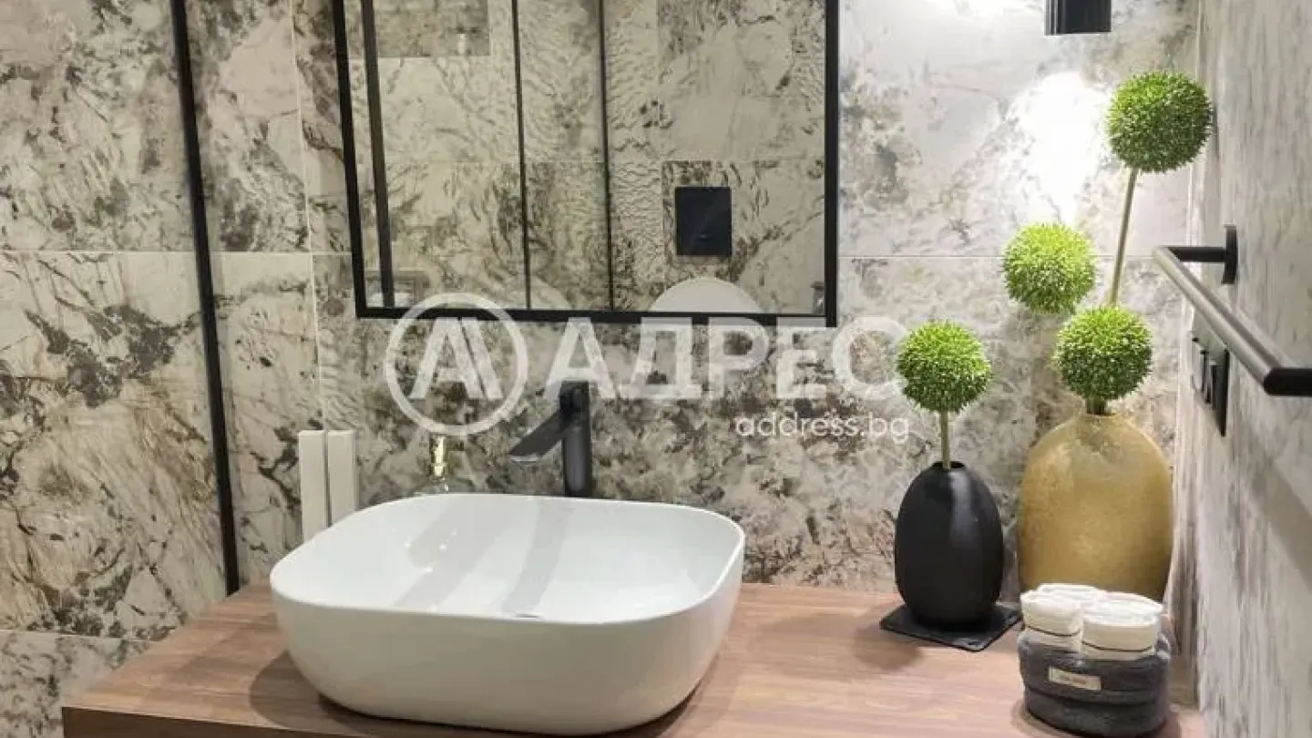 Spacious, Fully Furnished Burgas Apartment with Sea Views - €410,000 - Image 1