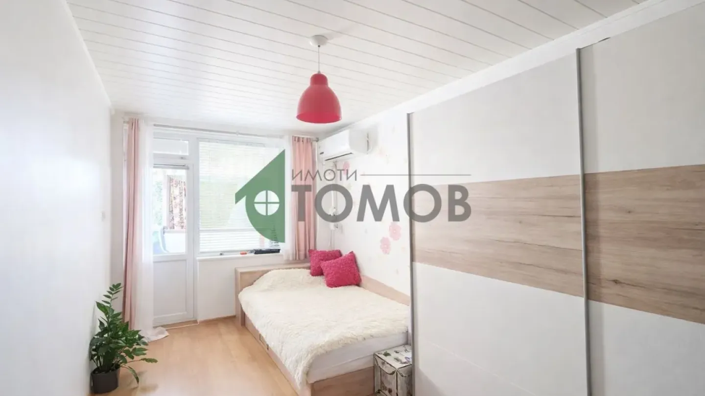 Spacious 3-Bedroom Fully Furnished Apartment in Stara Zagora Center - Image 1