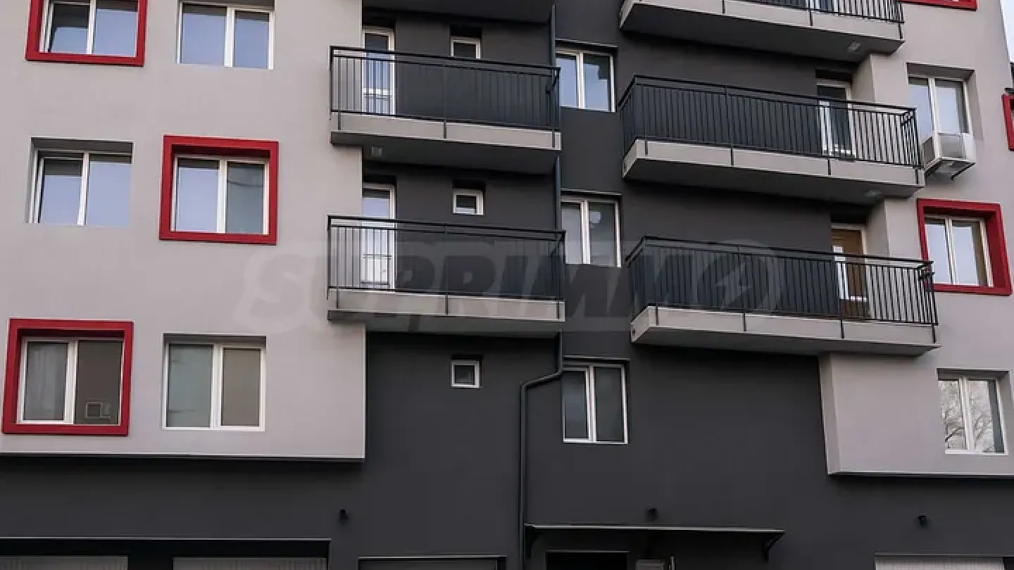 Varna Apartment: Modern Studio with Private Garden - Image 2