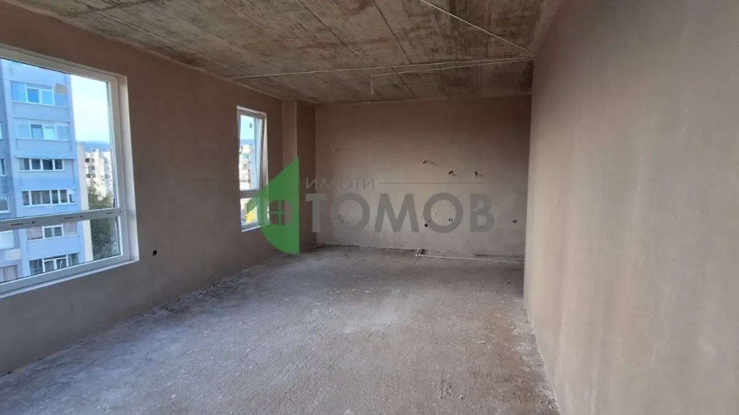 Spacious 3-Bedroom Apartment in New Stara Zagora, Bulgaria - Image 1