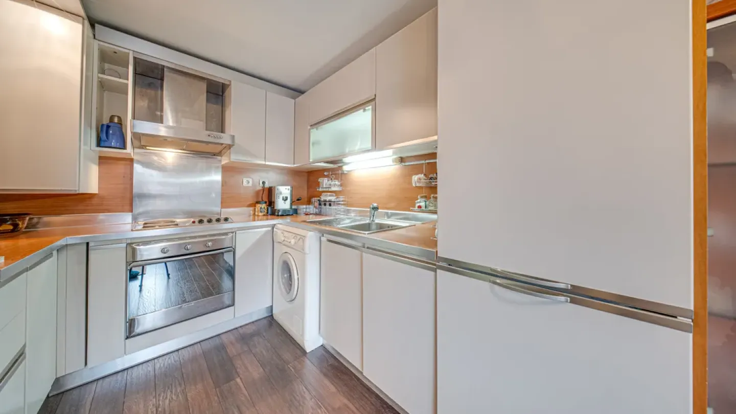 Spacious Lozenets Apartment: 3 Bed, Fully Furnished, Great Location - Image 4