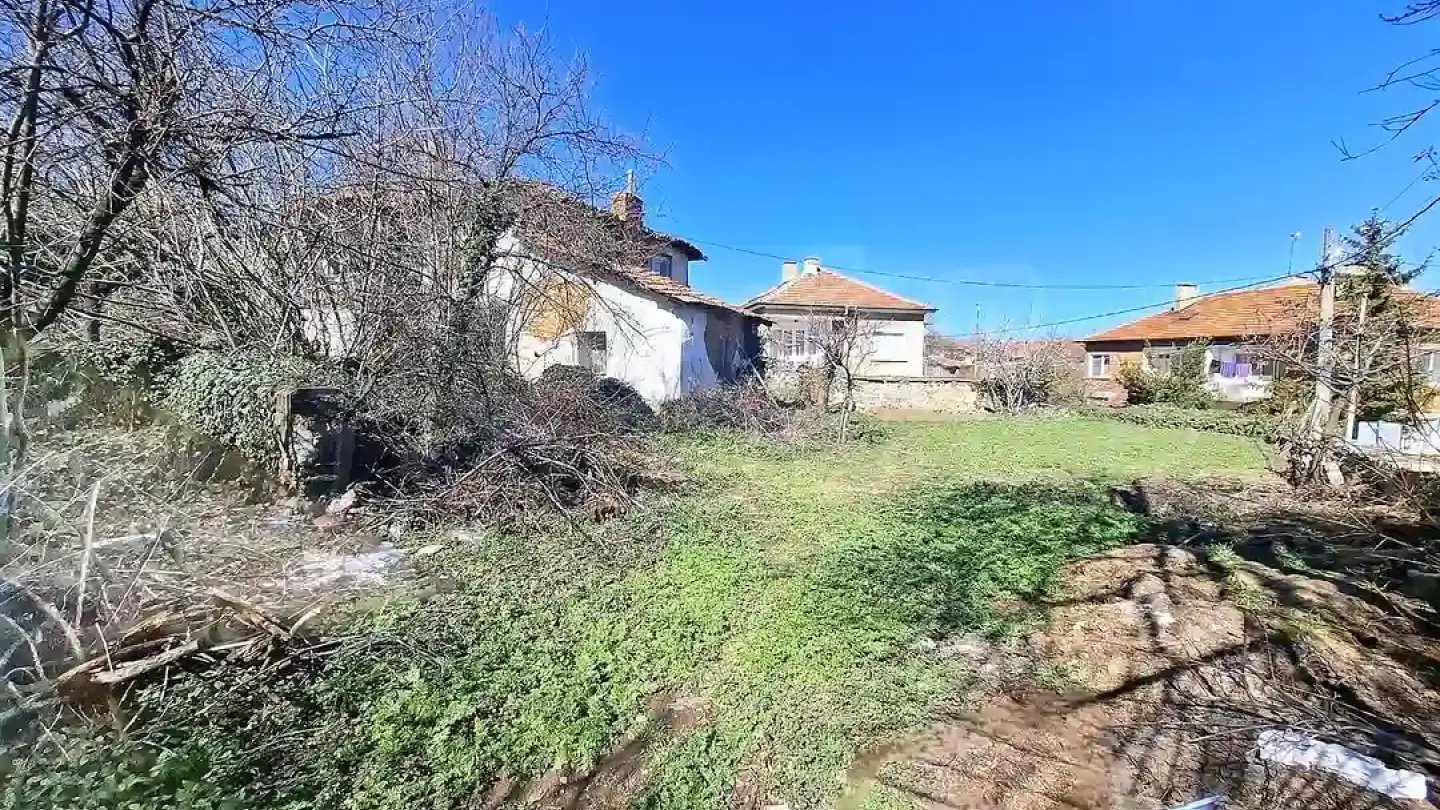 Two-Storey House with Garden in Topolovgrad, Bulgaria - 120m2 - Image 4