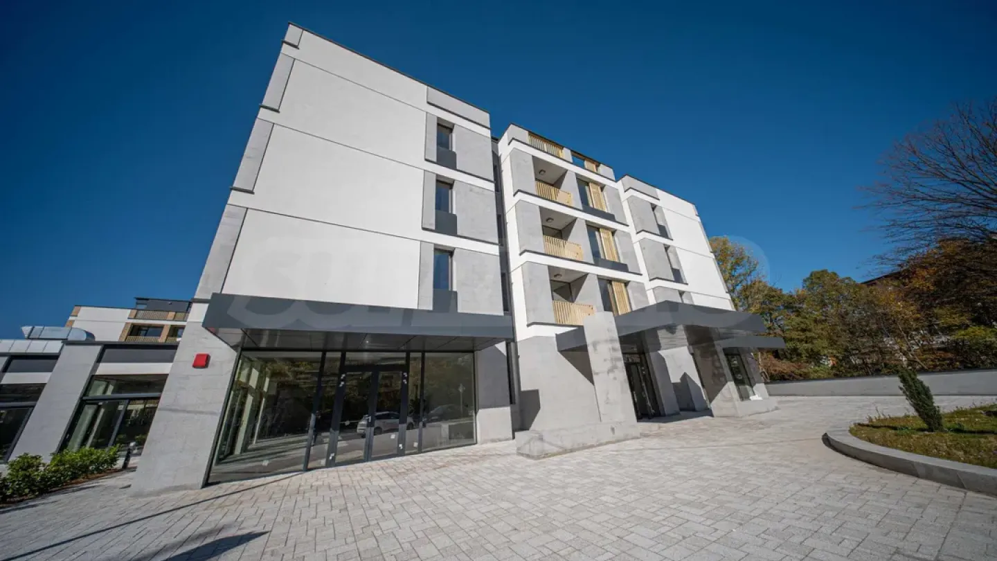 Spacious 3-Bed Apartment in Boyana Hills - Image 4