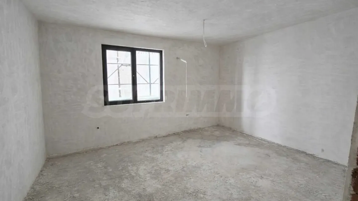 Spacious 2-Bed Apartment in Plovdiv Center - Image 5