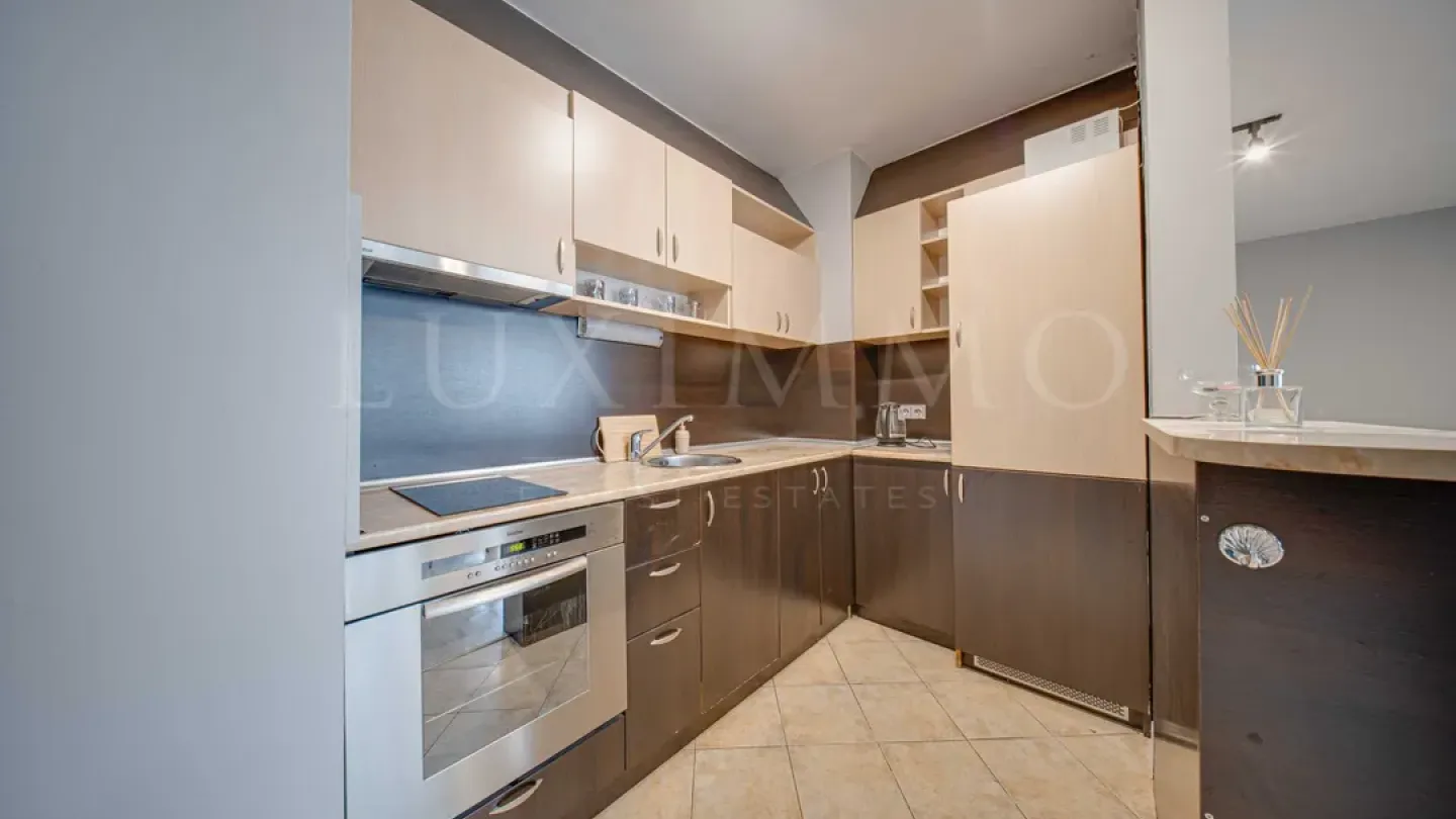 Spacious 94m² One-Bedroom Apartment in Sofia's Student Town - Image 4