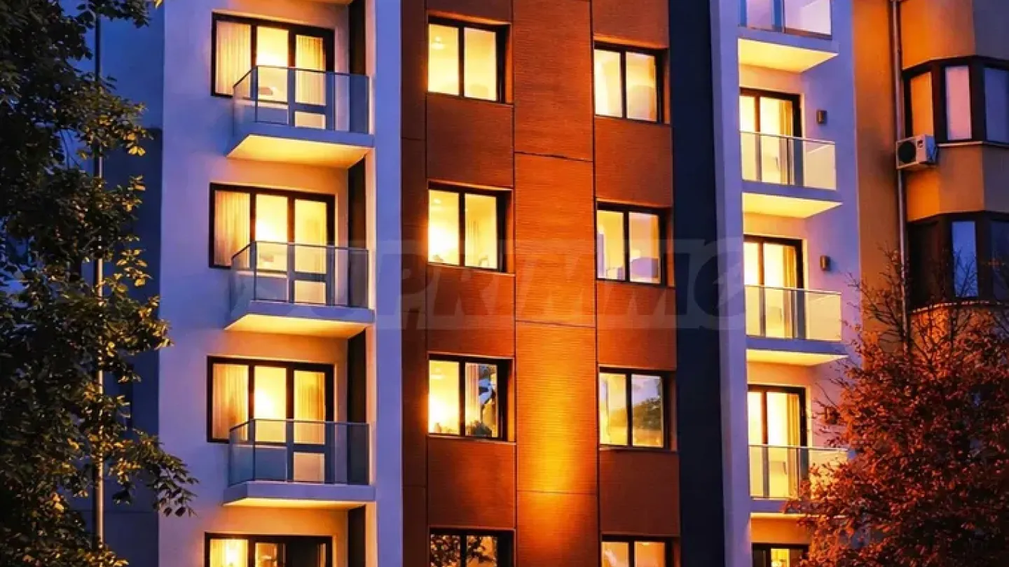 Spacious 3-Bedroom Apartment in Plovdiv, Bulgaria - Image 2