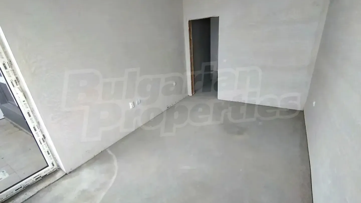 Bright One-Bedroom Apartment with Panoramic Views in Burgas - Image 2