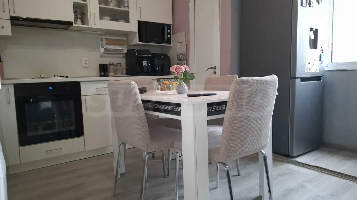 Spacious 2-Bedroom Apartment Near Sofia Parks - Image 1