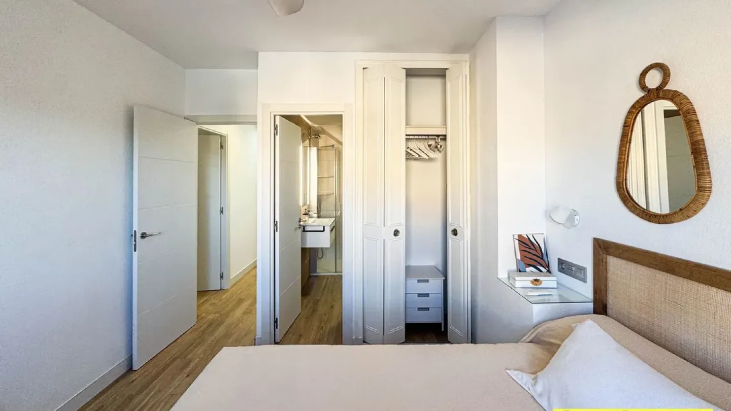 Spacious Duplex Apartment with Sea Views in Almerimar, Spain - Image 5