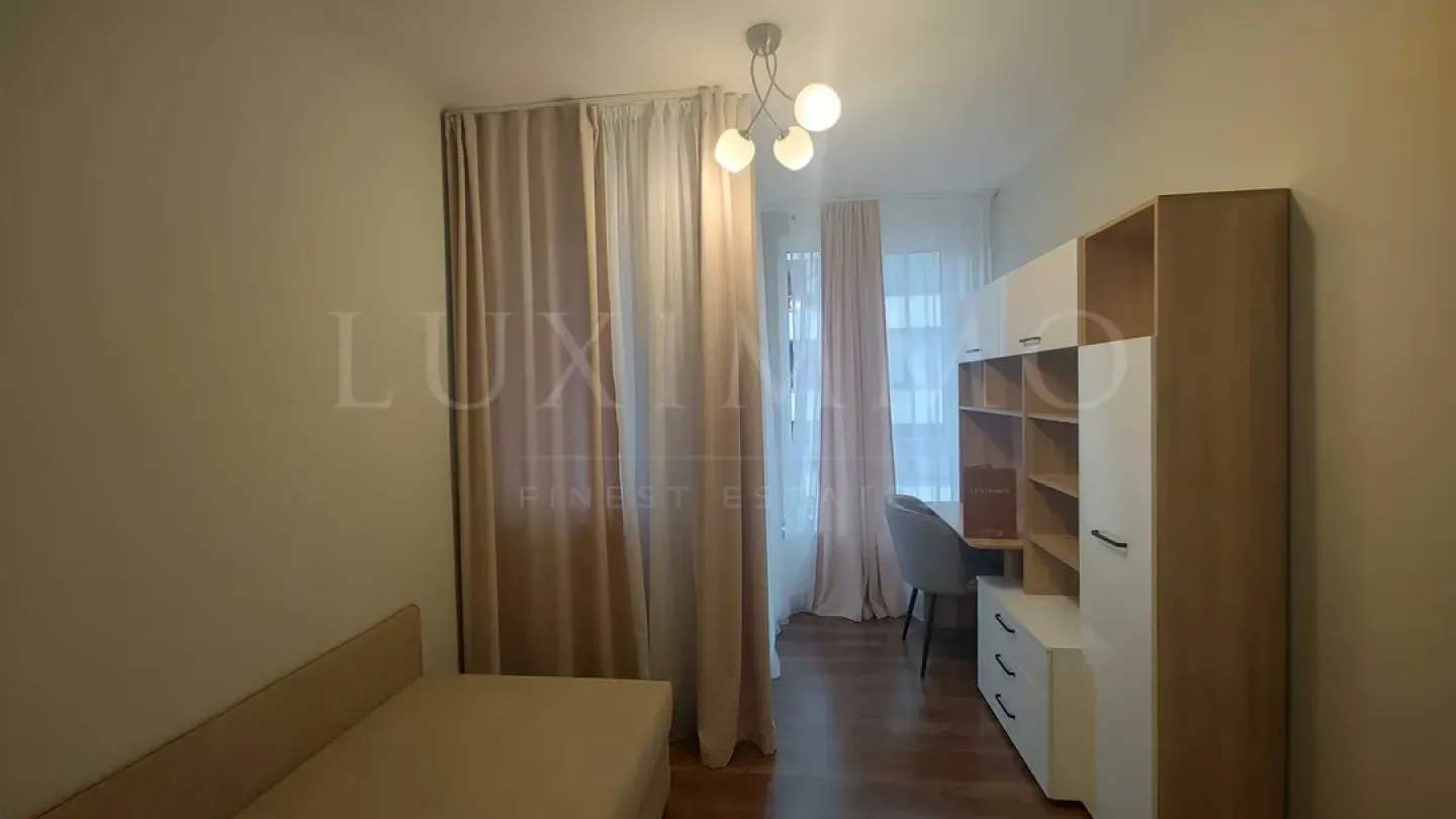 Spacious Four-Bedroom Apartment in Sofia with Elevator & Furnishings - Image 3