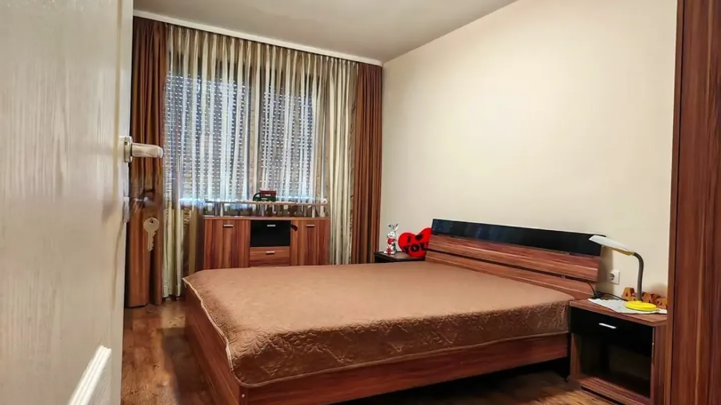 Spacious Fully Furnished 3-Bedroom Apartment in Stara Zagora - Image 3