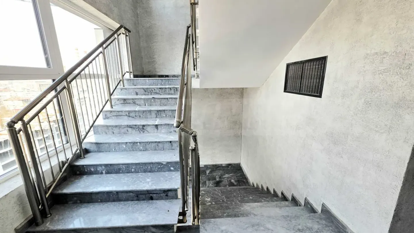 Spacious 3-Bedroom Apartment in Sofia Center - Image 5