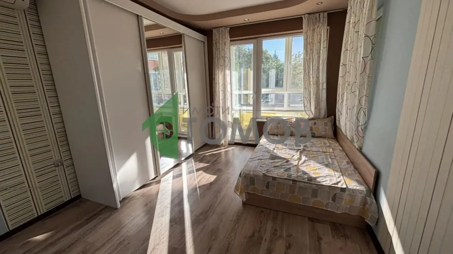 Spacious Fully Furnished Three-Bedroom Apartment in Stara Zagora - Image 4