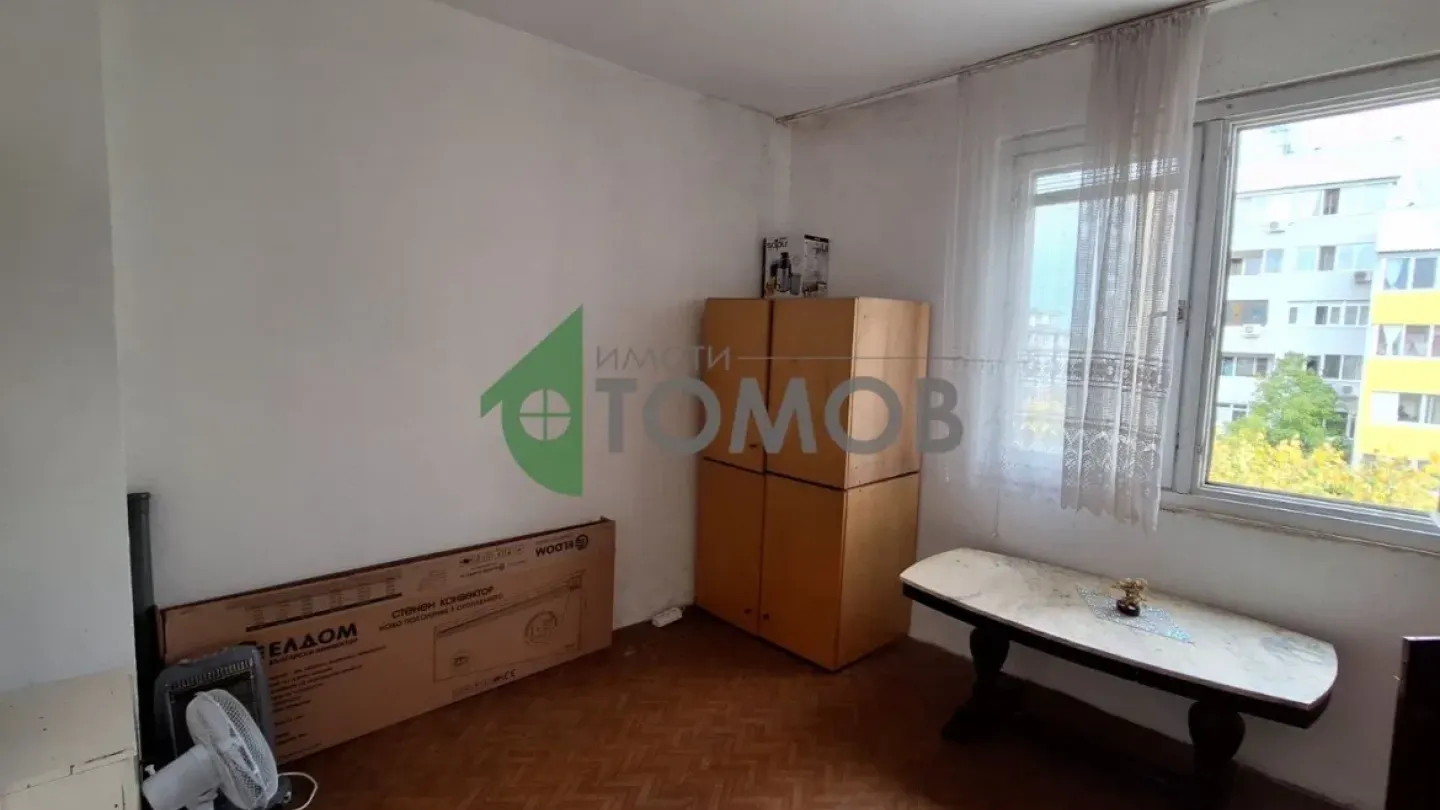 Spacious 3-Bedroom Apartment in Zheleznik, Stara Zagora - Image 2