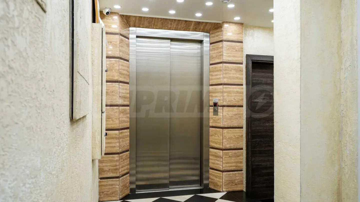 Stylish 3-Bedroom Apartment Near "Bunardzhik" Park - Image 5