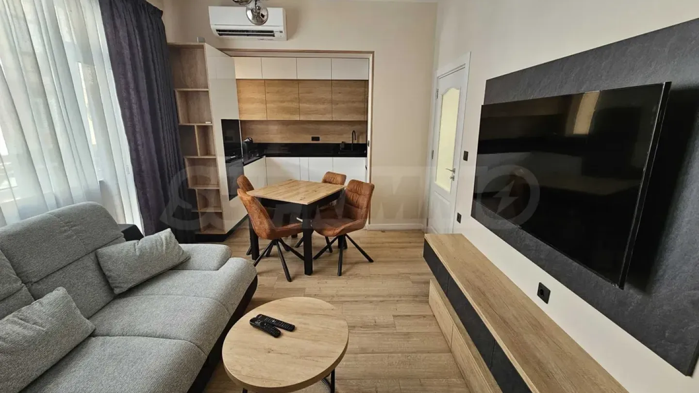 Spacious, Fully Furnished Apartment in Varna's Center - Image 1