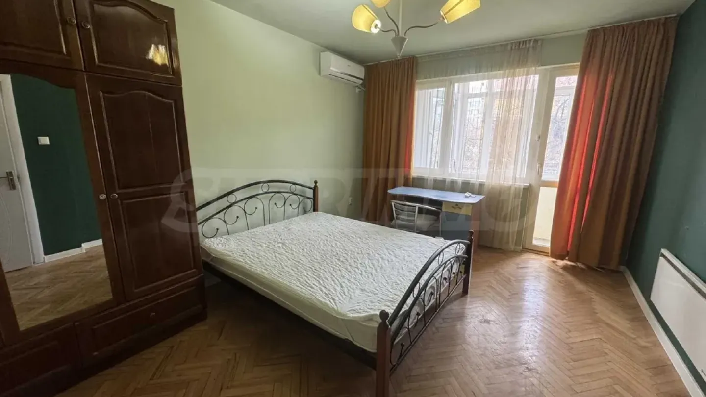 Spacious Fully Furnished 3-Bedroom Apartment in Varna - Image 3