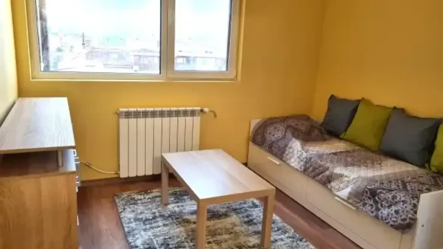 Fully Furnished One-Bedroom Apartment in Dravichka, Sofia - €400 - Image 4