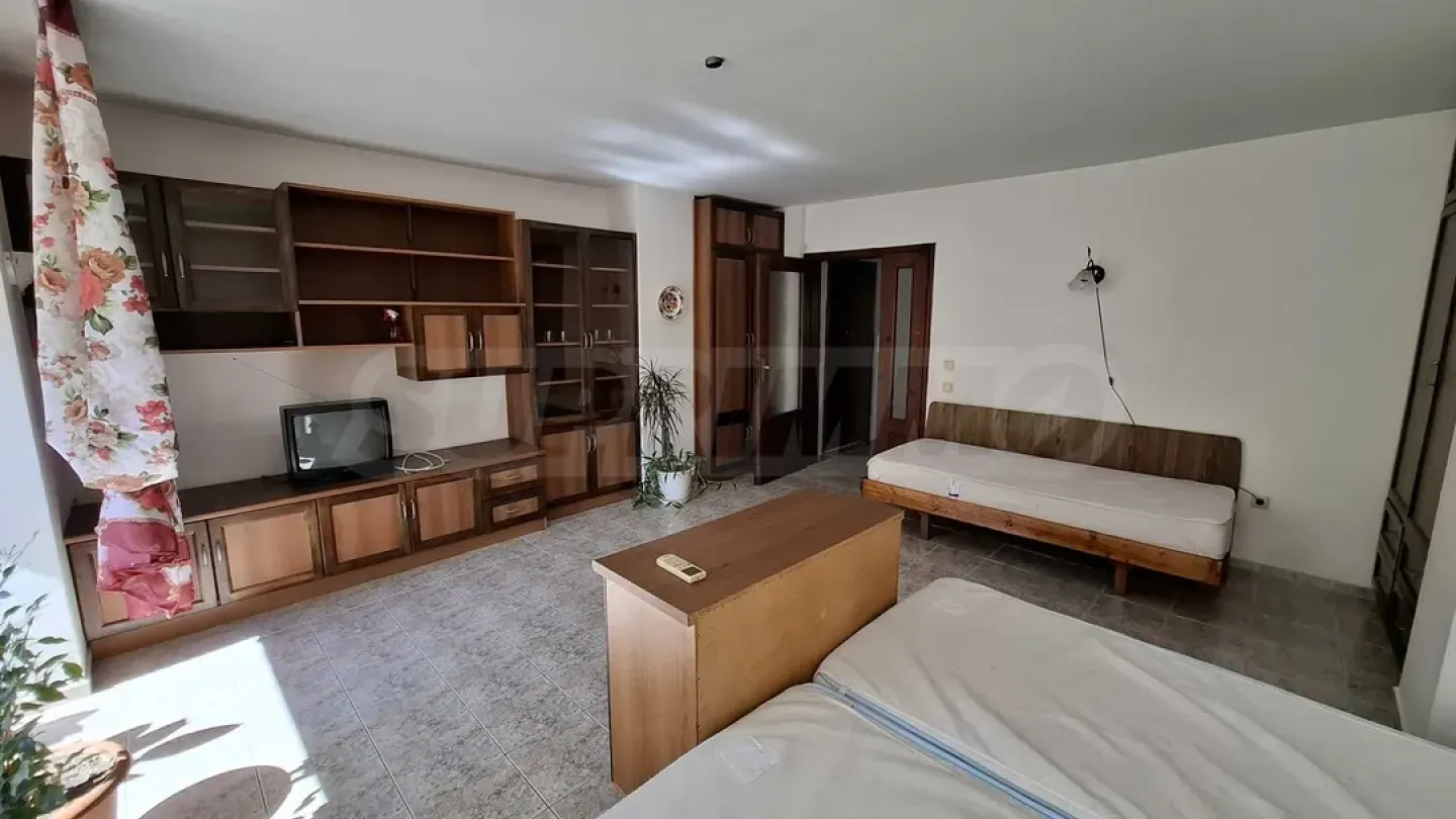 Spacious Fully Furnished Apartment in Varna's "Sportna Zala" Area - Image 4