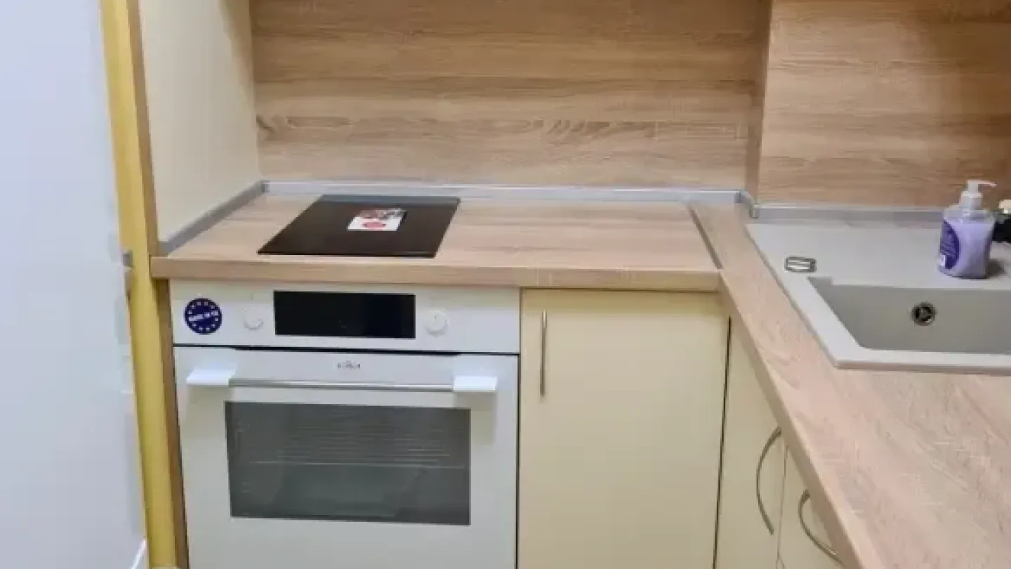 Fully Furnished One-Bedroom Apartment in Dravichka, Sofia - €400 - Image 5