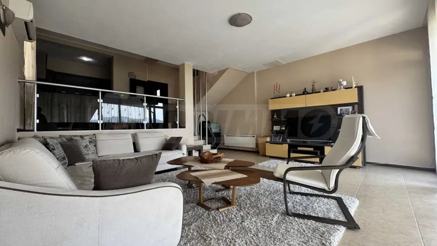 Panoramic Lakeside House - 6 Bedrooms, BG - Image 1