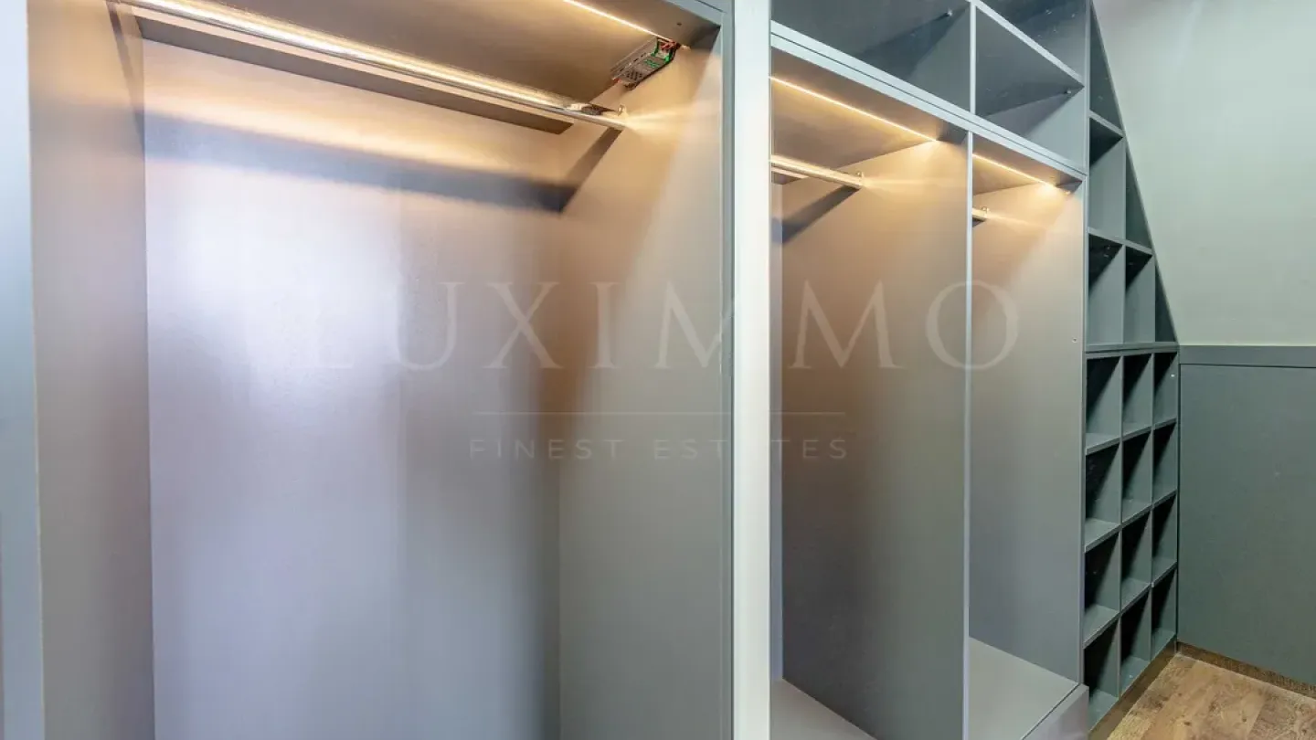 Spacious Penthouse with City Views & Terraces For Sale - Image 4