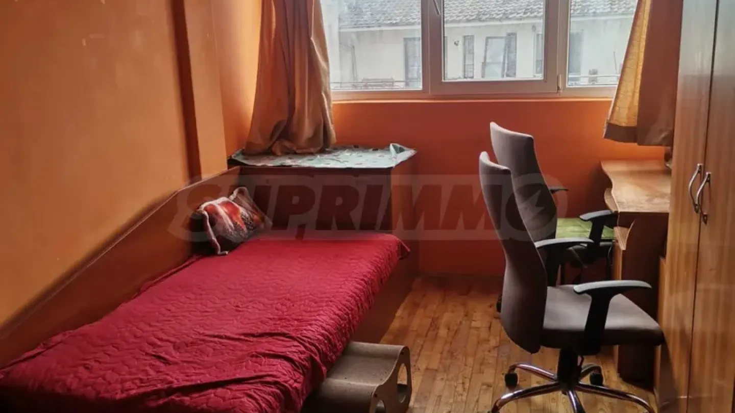 Spacious 2-Bedroom Apartment Near Varna University & Beach - Image 3