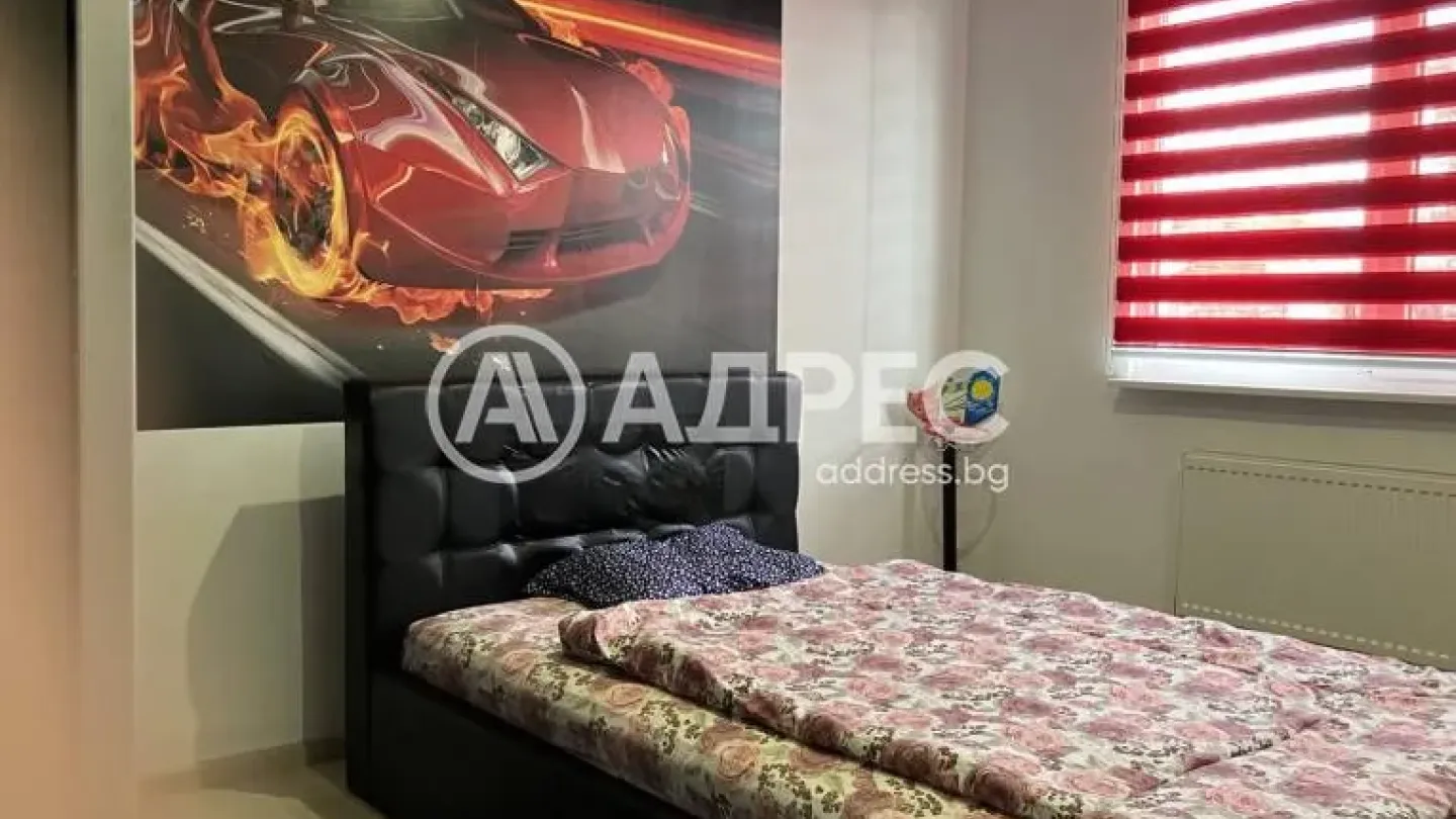 Spacious Fully Furnished Burgas Apartment with Garden and Garage for Sale - Image 4