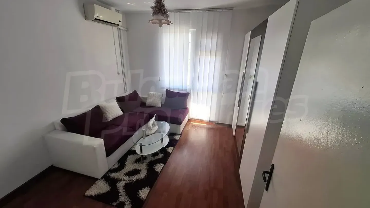 Spacious 3-Bedroom Apartment in Vazrazhdane, Burgas - Fully Furnished - Image 5