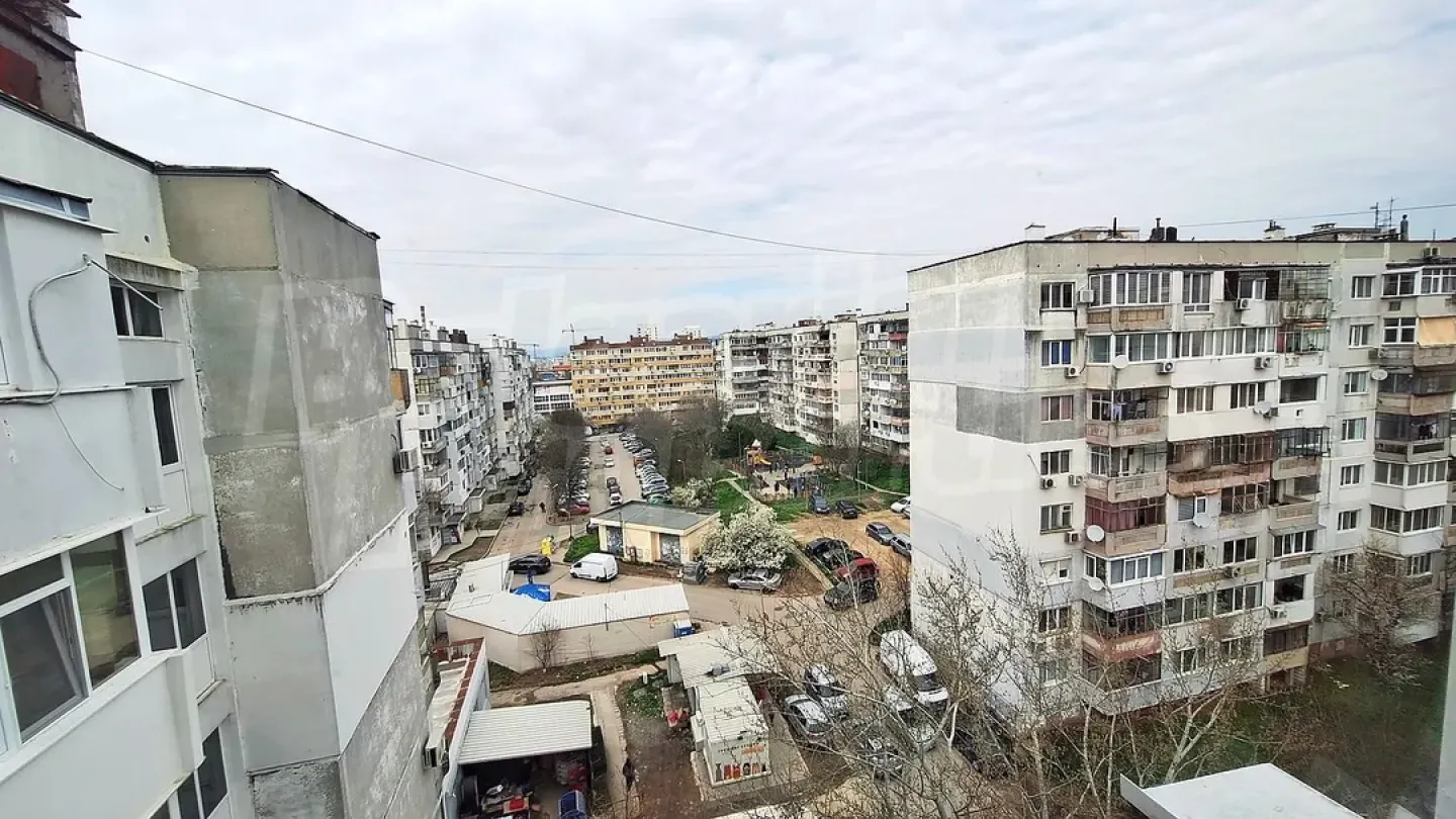 Spacious Two-Bedroom Apartment in Varna's Vazrazhdane 1 District - Image 3