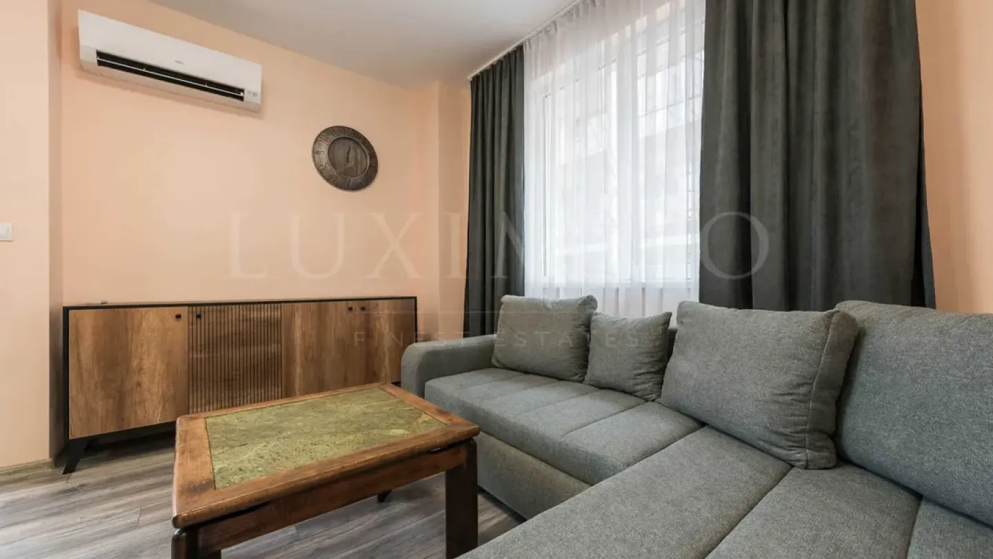 Spacious, Fully Furnished Apartment in Varna's Kolhozen Pazar District - Image 1