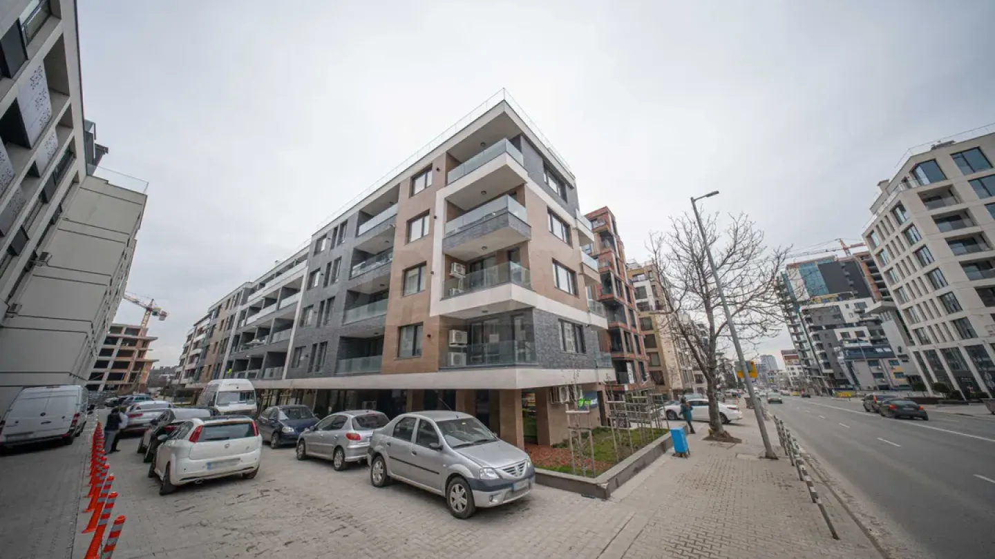 Stylish Fully Furnished One-Bedroom Apartment Near Paradise Center, Sofia - Image 5