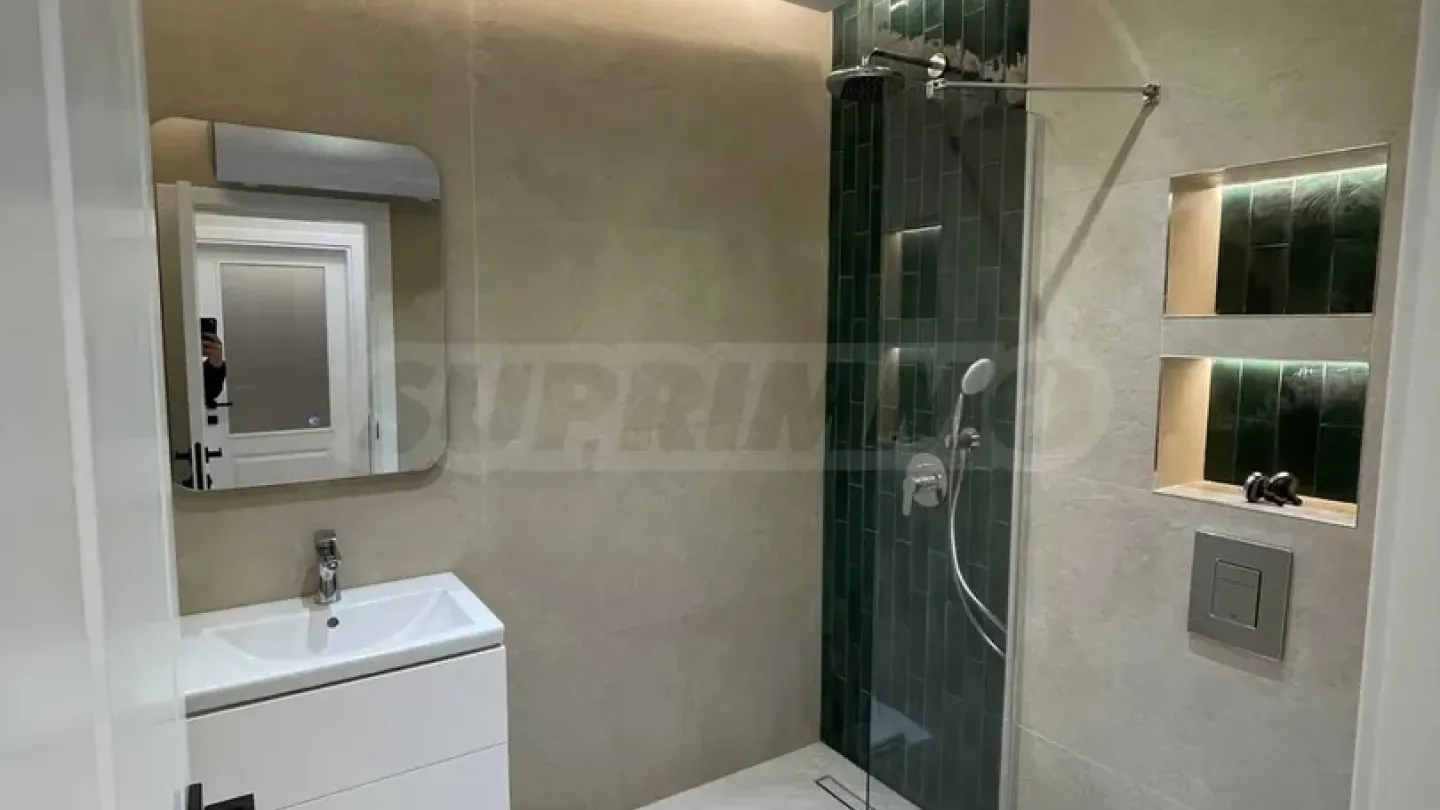 Spacious Apartment with Mountain Views in Plovdiv, Bulgaria - Image 4