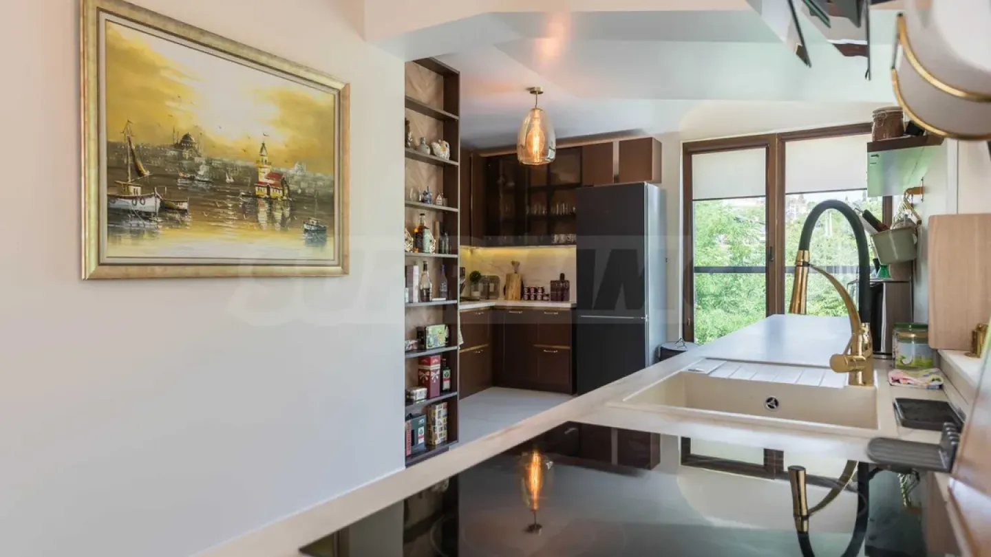 Luxury Penthause with Sea View in Varna - Image 1